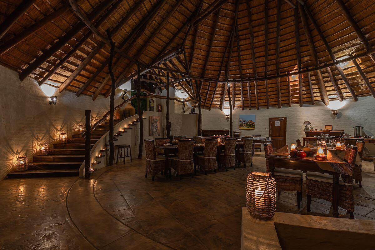 Luxury Game Reserve in Africa - Mopane Bush lodge in Mapesu - bath_dining